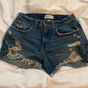 Abercrombie boyfriend short mid rise CURVE LOVE